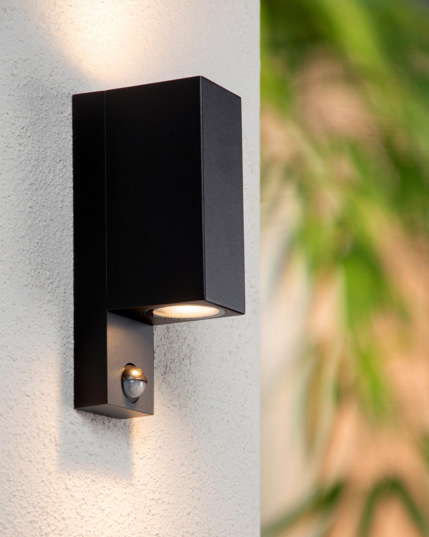 Wandlamp buiten Zaro vierkant bewegingssensor 2xGU10