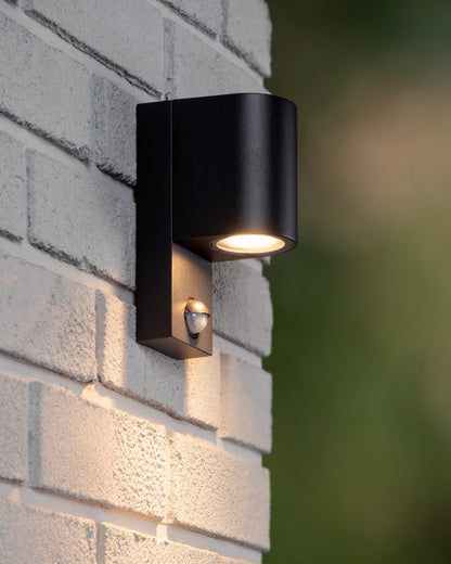 Wandlamp buiten Zaro rond bewegingssensor 1xGU10