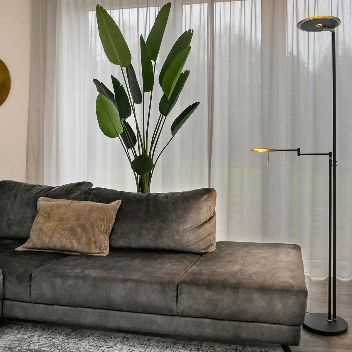 2663ZW Vloerlamp Turound  Zwart lees arm
